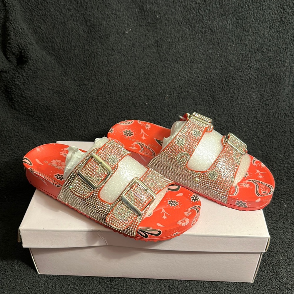 COPY - NWOT-Steve Madden’s madden girl Tillie Red Multi